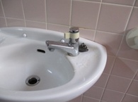 洗面器手洗い水栓取替工事